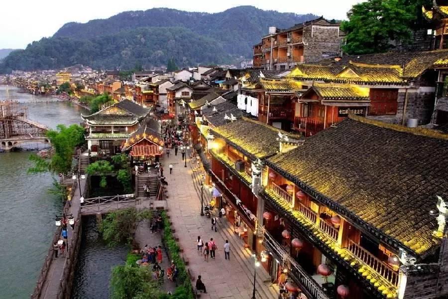 探索全球热点话题,畅聊为什么现在的人喜欢熬夜?的红迪网平台